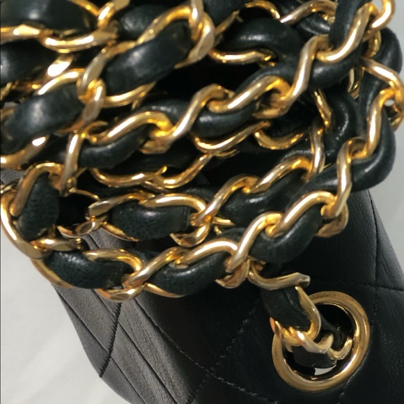 ❌SOLD❌🖤CHANEL Vintage Classic 8”Flap Bag Lambskin - Picture 8 of 8